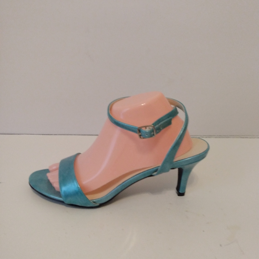 Andiamo Blue Faux Patent Leather Ankle Strap 3 1/2" Heels sz 11 M